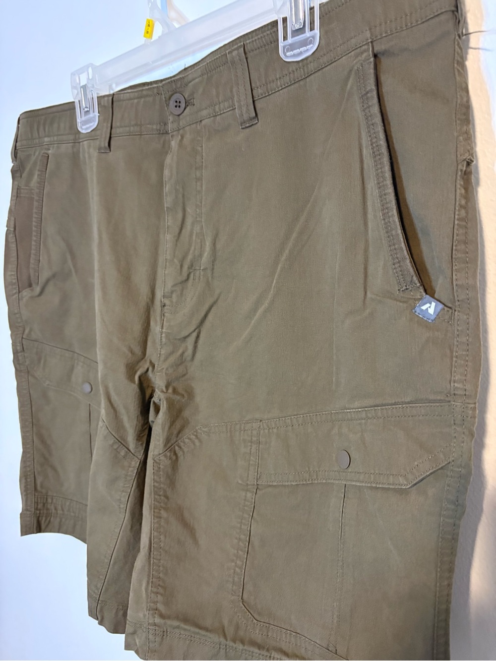 Eddie Bauer Men's Olive Brown Cargo Shorts - Picture 2 of 4